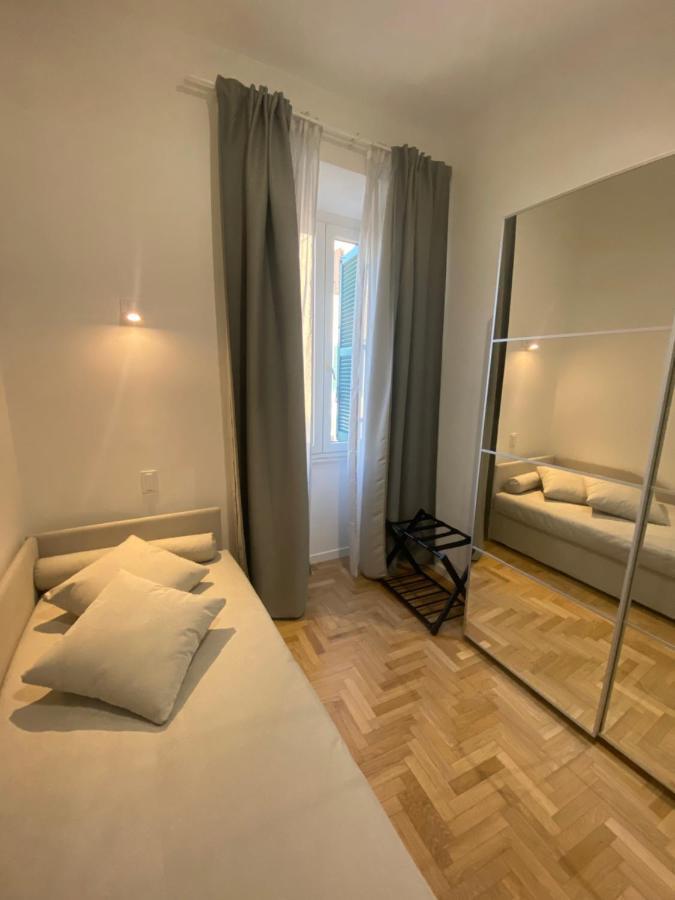 Colosseum Rome Guest House Luil ภายนอก รูปภาพ