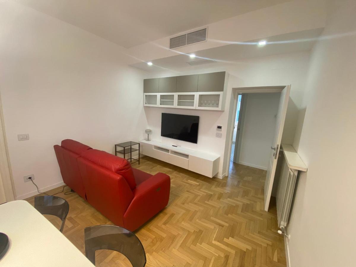 Colosseum Rome Guest House Luil ภายนอก รูปภาพ