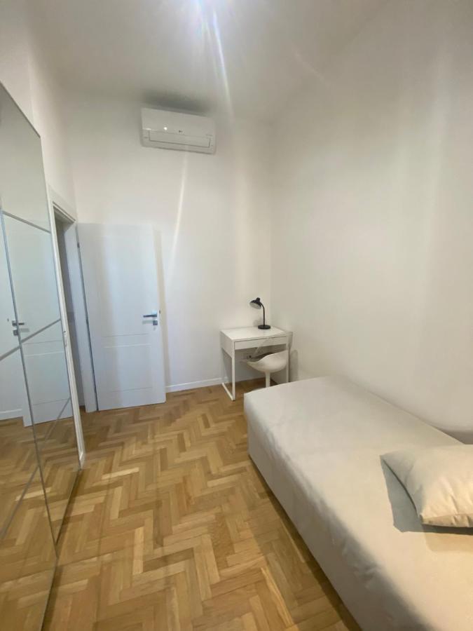Colosseum Rome Guest House Luil ภายนอก รูปภาพ