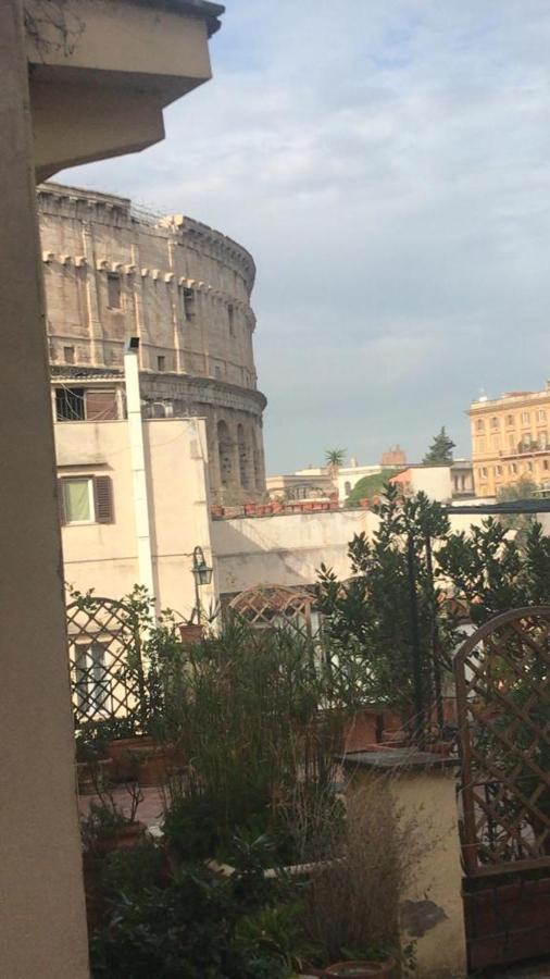 Colosseum Rome Guest House Luil ภายนอก รูปภาพ