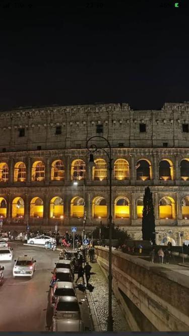Colosseum Rome Guest House Luil ภายนอก รูปภาพ