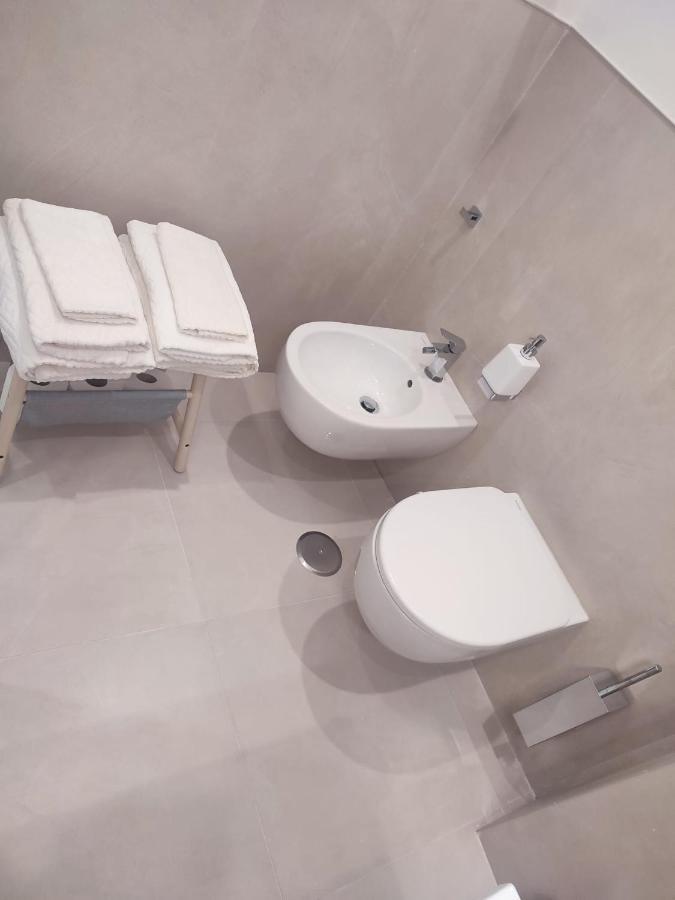 Colosseum Rome Guest House Luil ภายนอก รูปภาพ